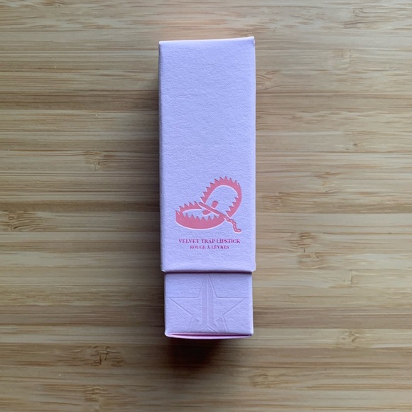 Jeffree Star Cosmetics Velvet Trap Lipstick - Cherry Soda (Muted Red) -‎ NWB - Picture 7 of 7